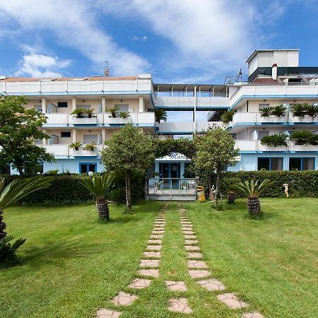 Hotel Marina Roseto degli Abruzzi Kültér fotó
