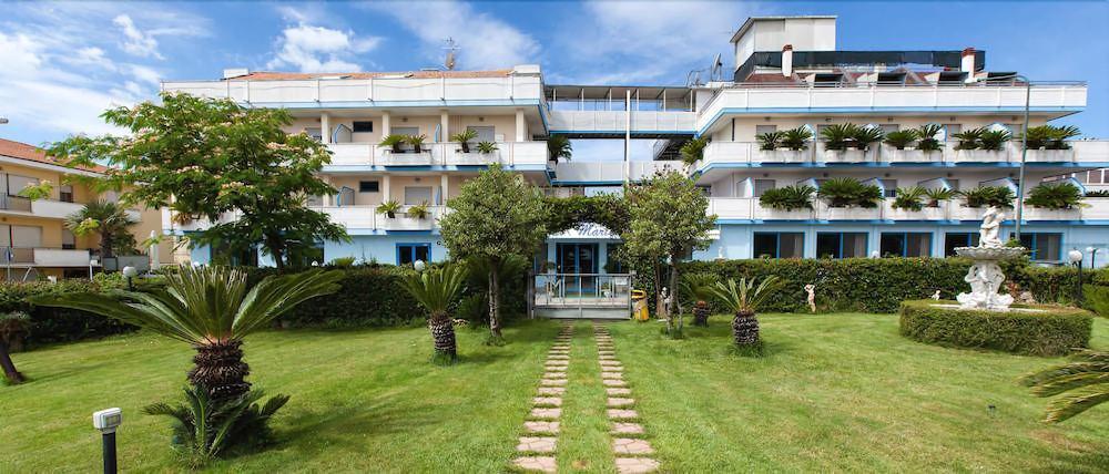 Hotel Marina Roseto degli Abruzzi Kültér fotó