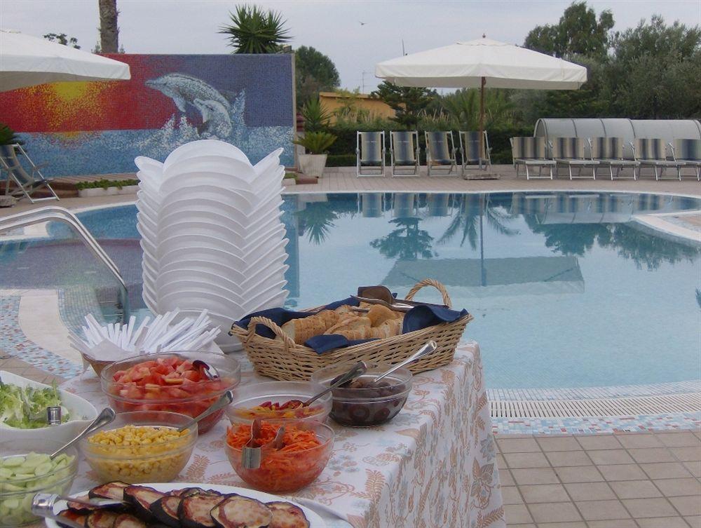 Hotel Marina Roseto degli Abruzzi Kültér fotó