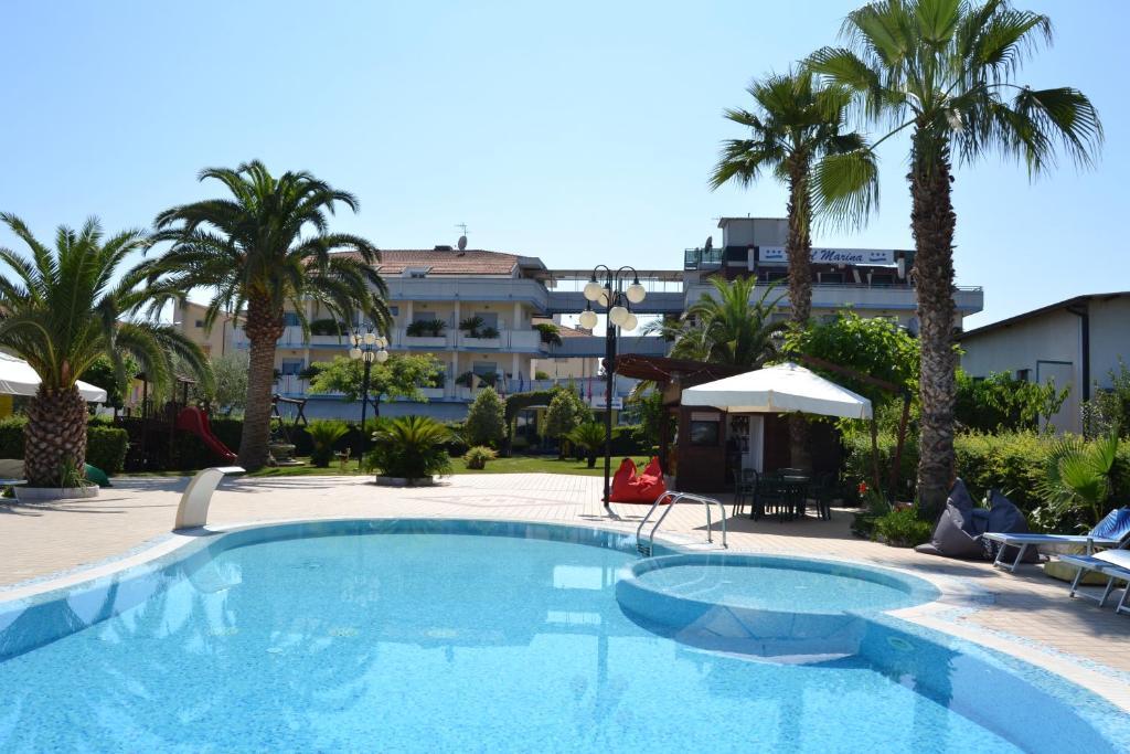 Hotel Marina Roseto degli Abruzzi Kültér fotó