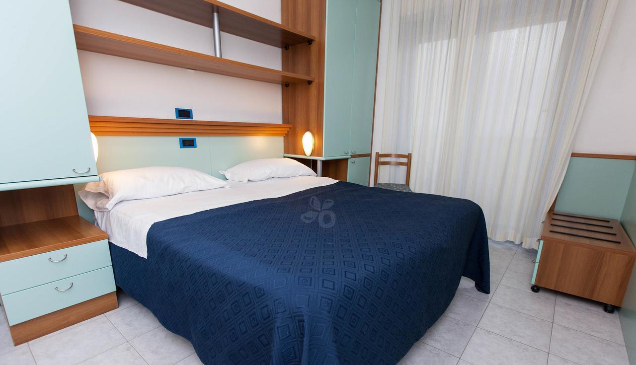 Hotel Marina Roseto degli Abruzzi Kültér fotó