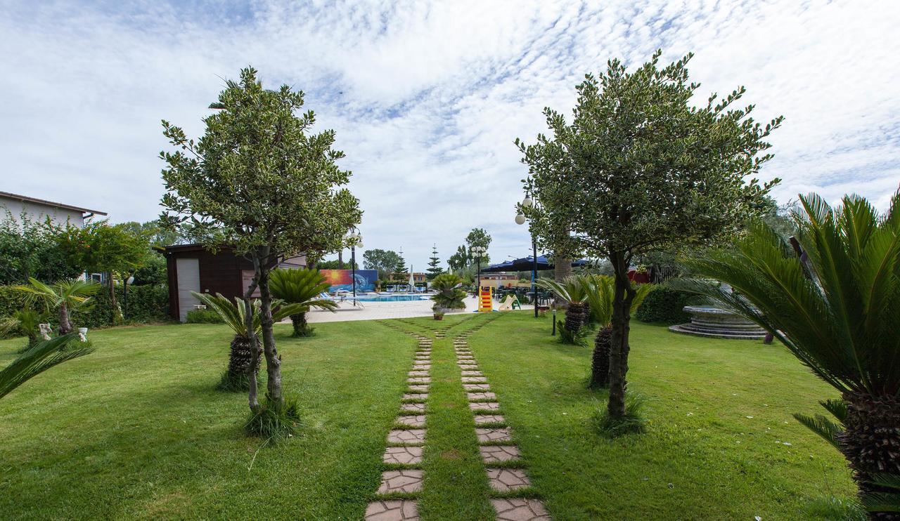 Hotel Marina Roseto degli Abruzzi Kültér fotó