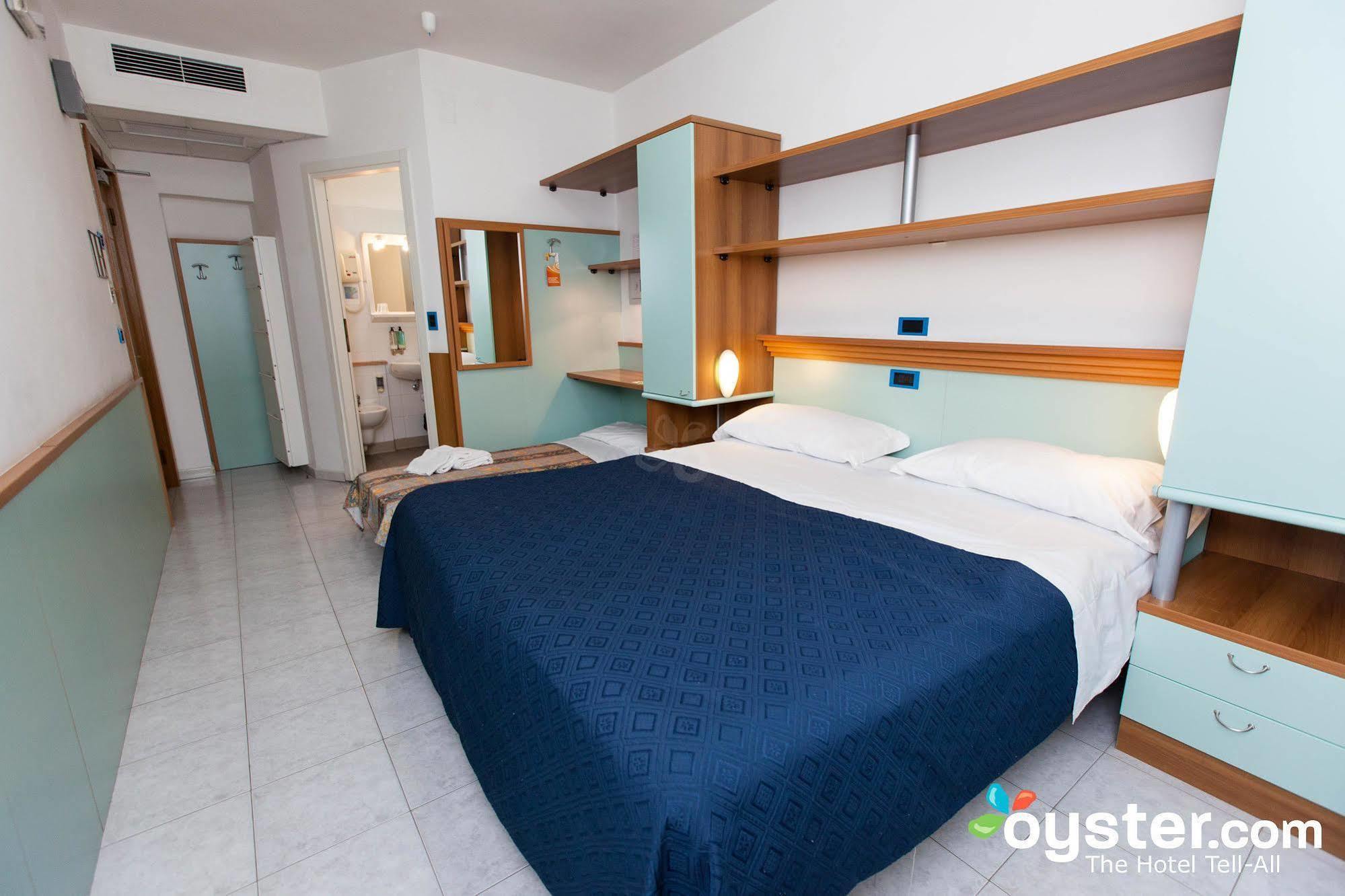 Hotel Marina Roseto degli Abruzzi Kültér fotó