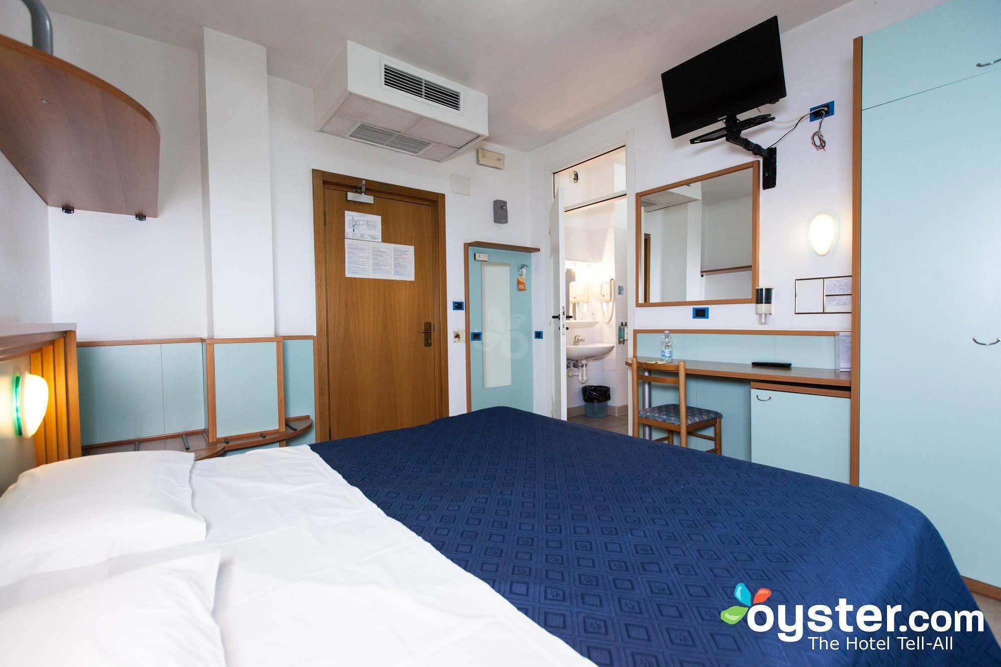 Hotel Marina Roseto degli Abruzzi Kültér fotó