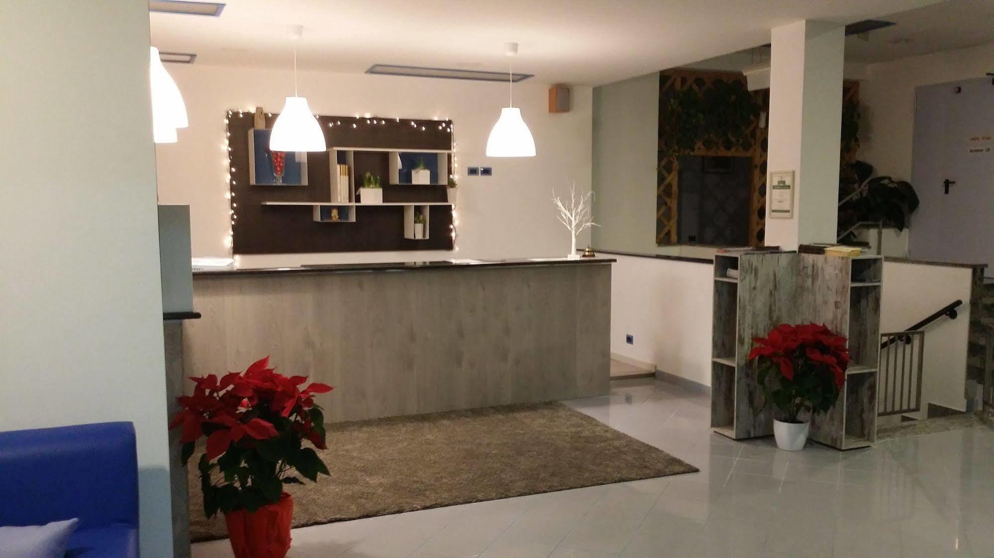 Hotel Marina Roseto degli Abruzzi Kültér fotó