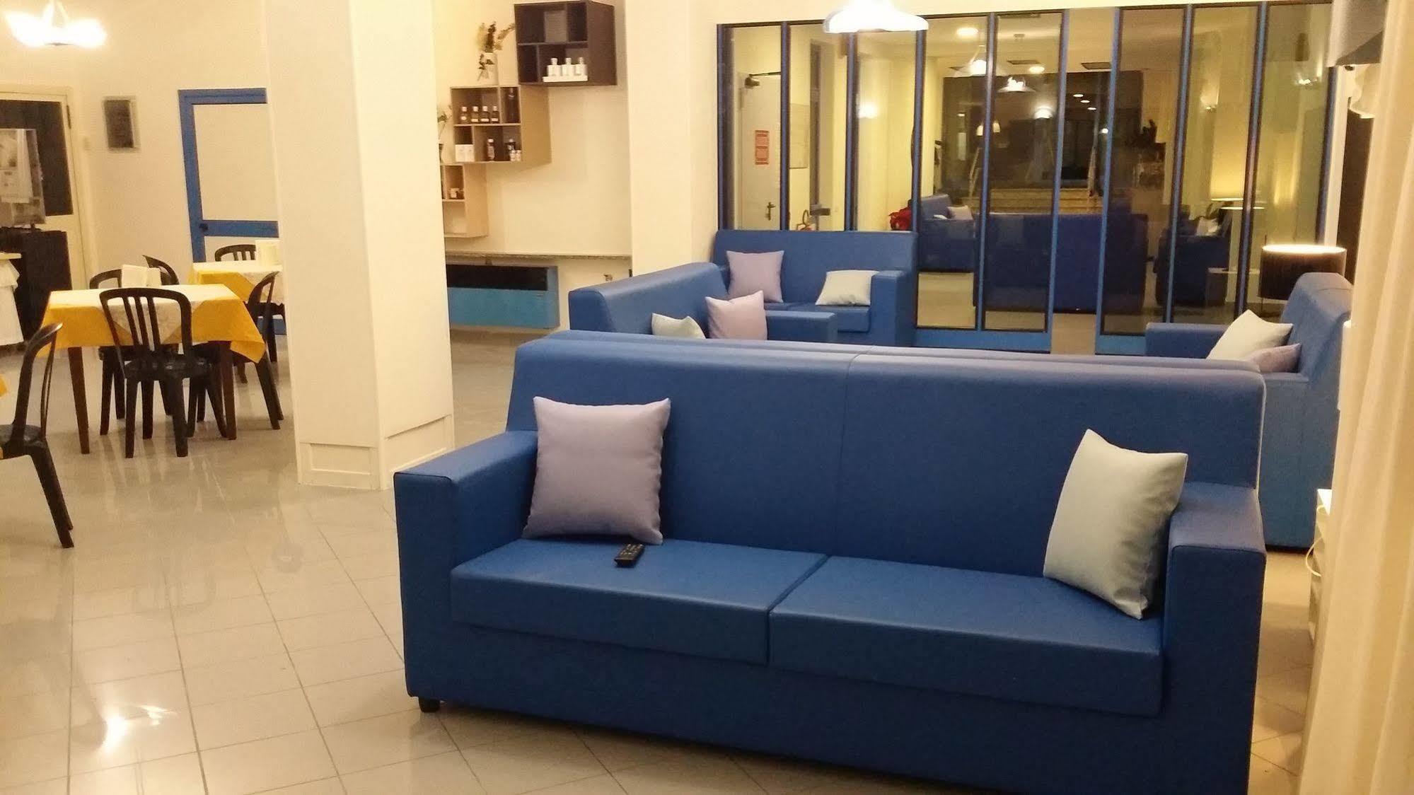 Hotel Marina Roseto degli Abruzzi Kültér fotó