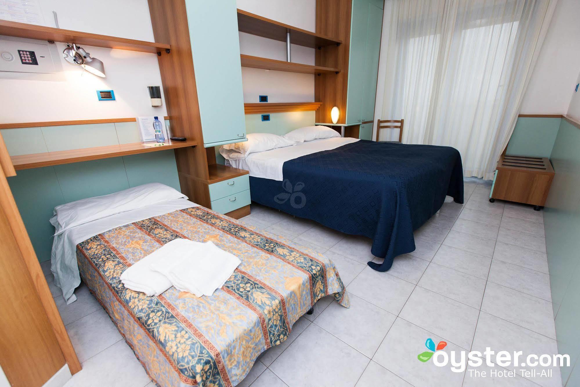 Hotel Marina Roseto degli Abruzzi Kültér fotó