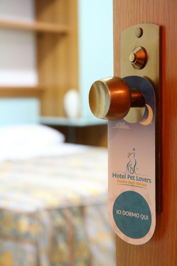 Hotel Marina Roseto degli Abruzzi Kültér fotó